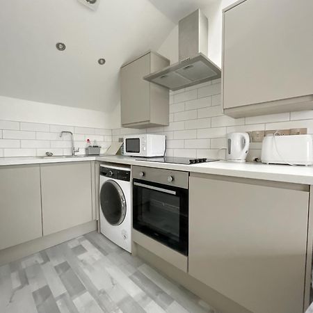 10Min To City - Free Parking - Private Studio - Contractor Friendly Manchester Exterior foto