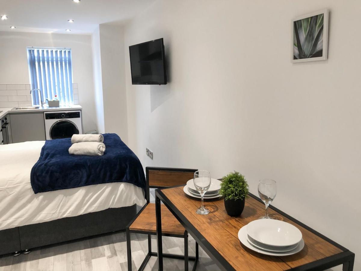 10Min To City - Free Parking - Private Studio - Contractor Friendly Manchester Exterior foto