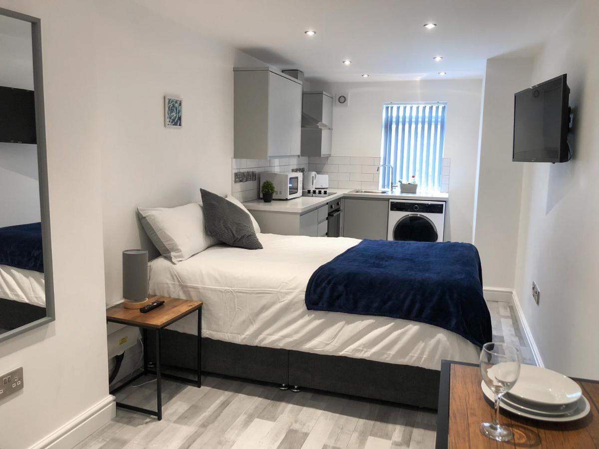 10Min To City - Free Parking - Private Studio - Contractor Friendly Manchester Exterior foto